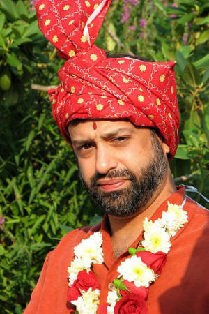 Bride's brother with turban ready to officiate madhavsaro