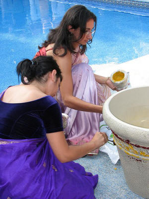 Decorating the flower pot