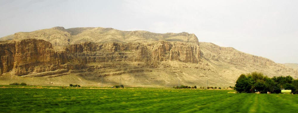 Environs around Naqsh-e Rustam. The Marv Dasht plains and surounding hills