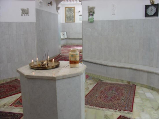 Pir-e Herisht sanctuary hall