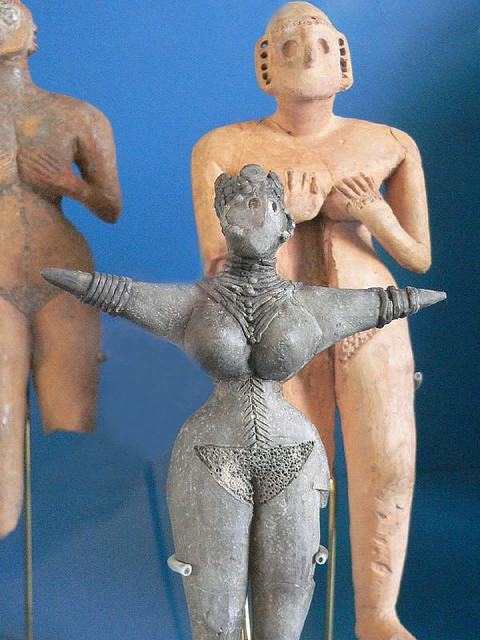 c 3000 BCE female figurines from Turang level IIIB