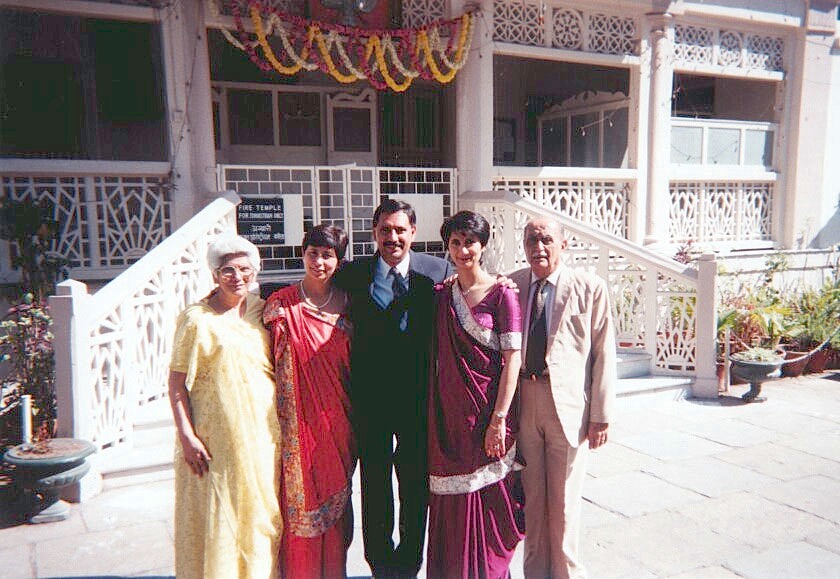 Navjote - The Eduljee family in front of the Agiari